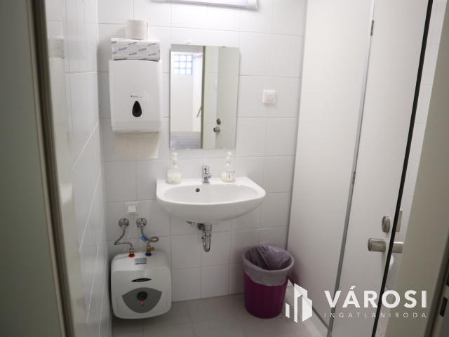 Kiadó irodaház, a Tisza parton!