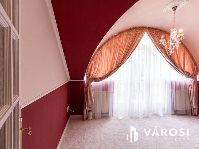 Mindszent központjától 5 perc sétára.