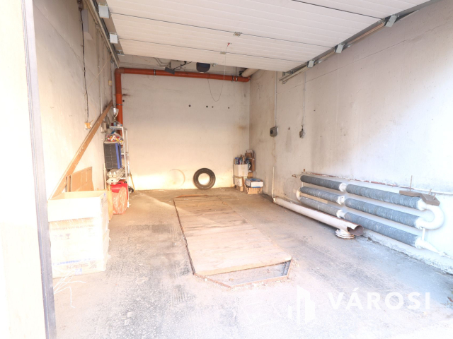 Belvárosi irodák, a Szilágyi utcában eladók.