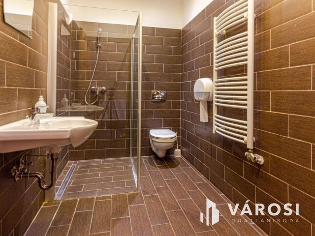 Belvárosi Apartman a Napfény Városában eladó!