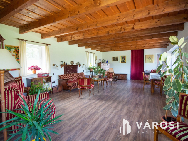 Falusi birtok Fehértón! Ezt látni kell!