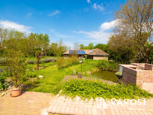 Falusi birtok Fehértón! Ezt látni kell!