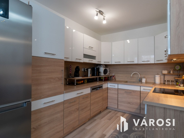 Siófokon eladó modern lakás a belváros szívében