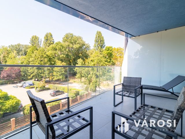 Bútorozott Luxuslakás Balatonföldváron – Azonnal költözhető