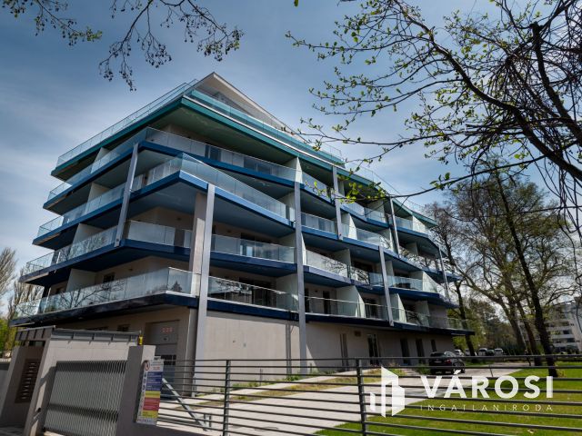 Bútorozott Luxuslakás Balatonföldváron – Azonnal költözhető