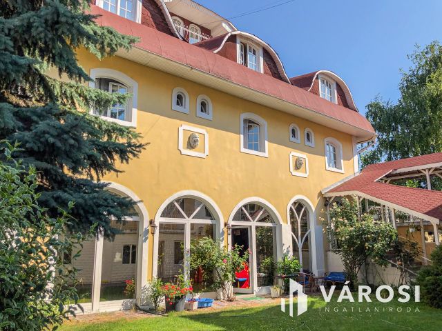 Eladó 2300 m2-es hotel a 16. kerületben