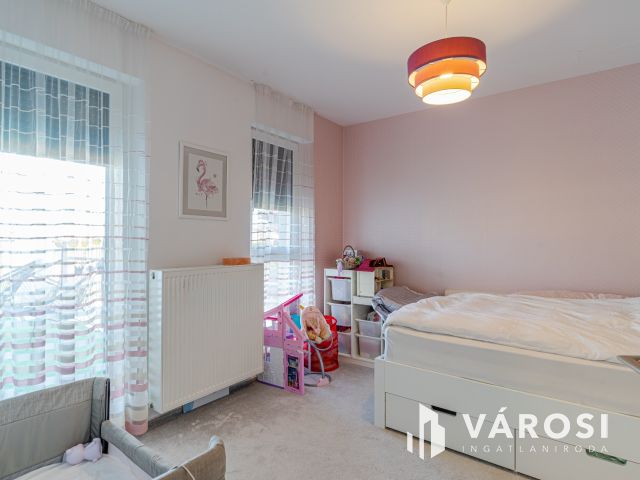 Prémium családi ház medencével Újszegeden!