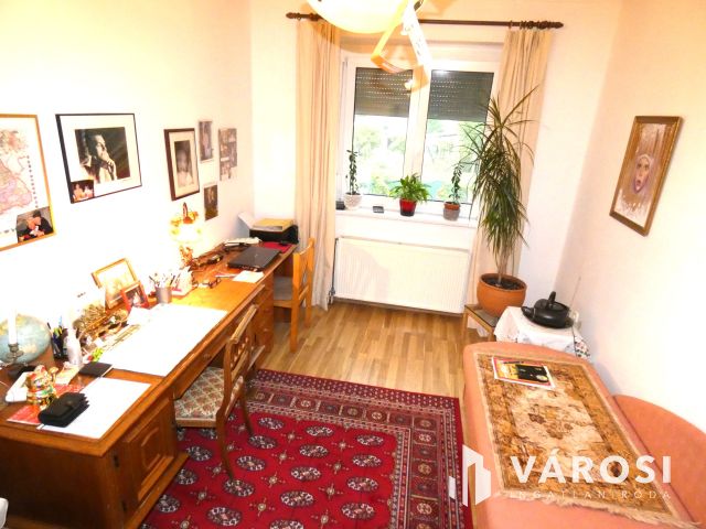 Nagy ház most még jó áron eladó a Balatonhoz közel