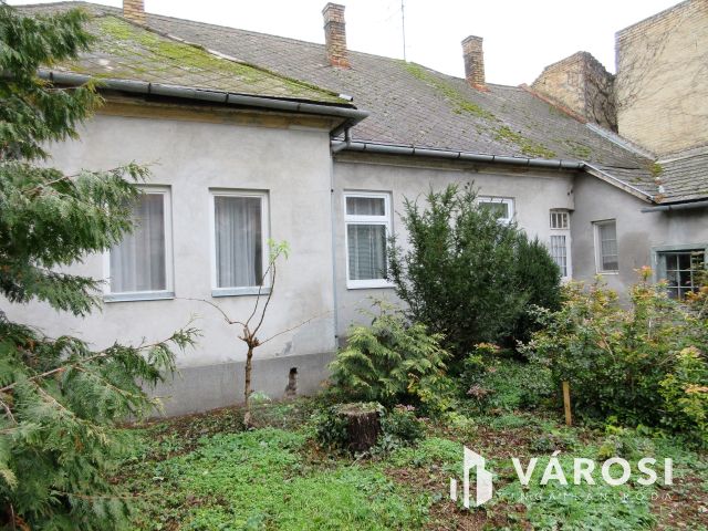 Bajai belvárosi polgári lakás