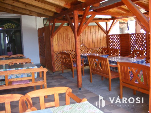 Szép kertben két nagy ingatlan egy áráért Csabrendeken