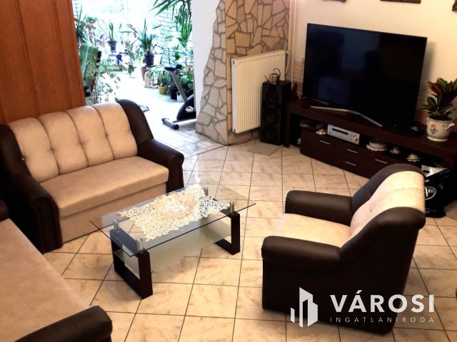 Szép kertben két nagy ingatlan egy áráért Csabrendeken