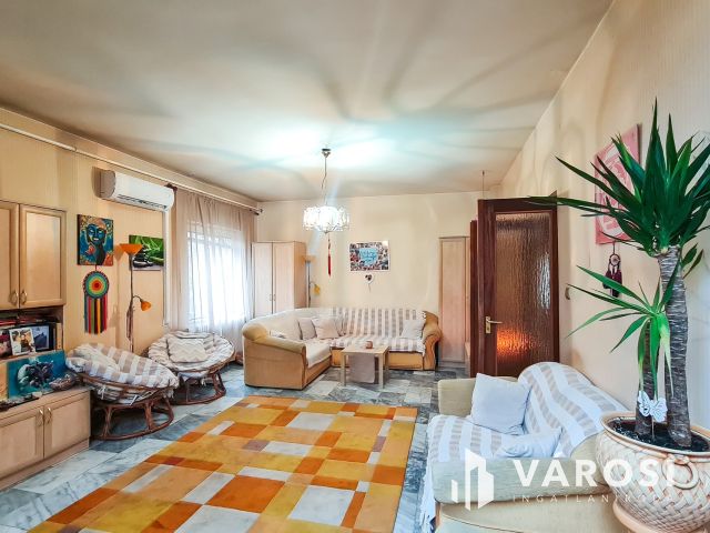 Eladó 4 szobás lakás, kertkapcsolattal