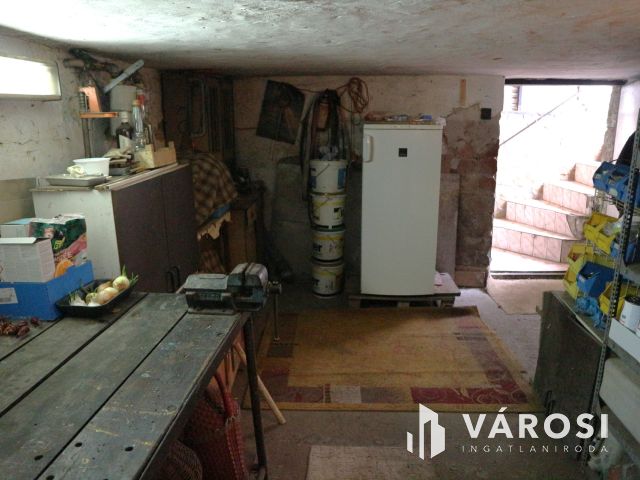 Táplánszentkereszt,2generációs,5szoba,családi h. eladó.