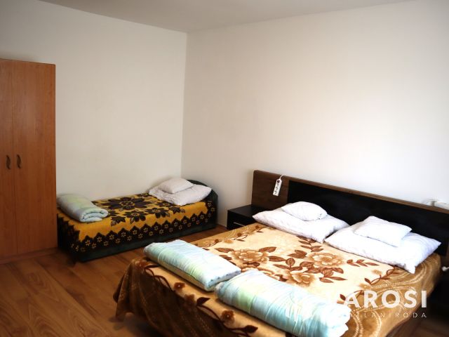 2 apartmanos családi ház eladó Sóstón