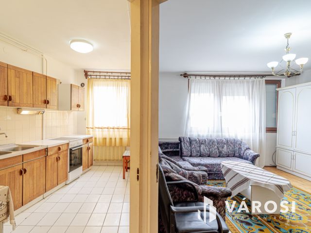 Tégla lakás Móraváros szívében