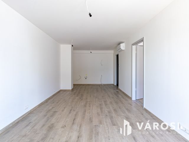 Új építésű, kisebb, megfizethetőbb, Siófok, Ezüstparton