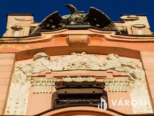 Debrecen Főutcáján 1700 nm-es impozáns ingatlan eladó!