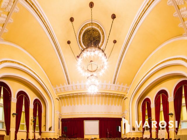 Debrecen Főutcáján 1700 nm-es impozáns ingatlan eladó!