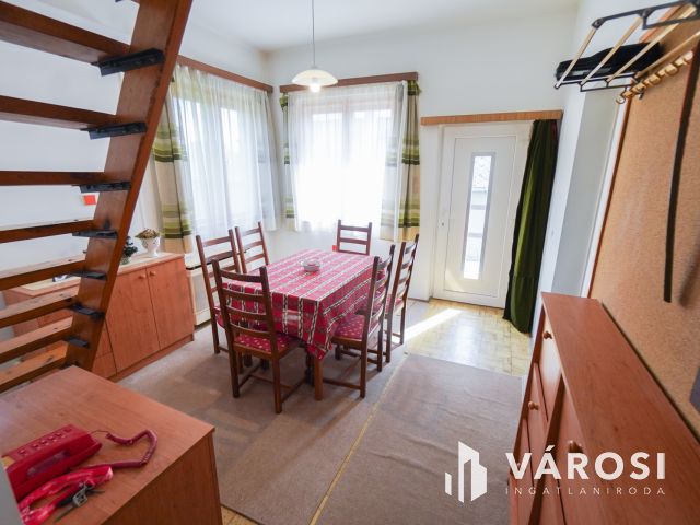 A Velencei-tó közvetlen közelében, Kápolnásnyéken!