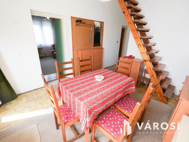 A Velencei-tó közvetlen közelében, Kápolnásnyéken!