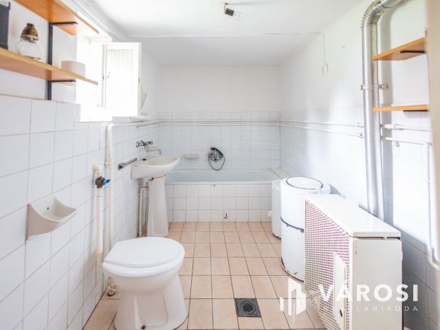 Olyan, mint egy folyóparti nyaraló, de mégis sokkal több..