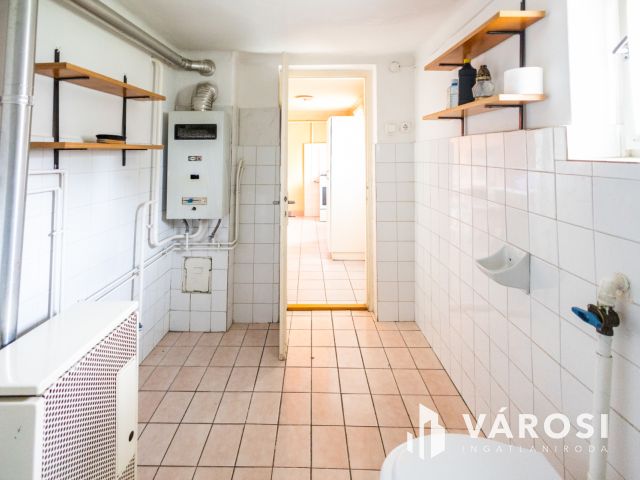 Olyan, mint egy folyóparti nyaraló, de mégis sokkal több..