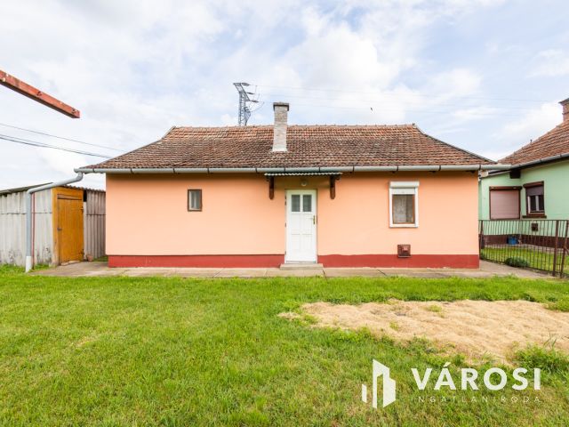 Olyan, mint egy folyóparti nyaraló, de mégis sokkal több..