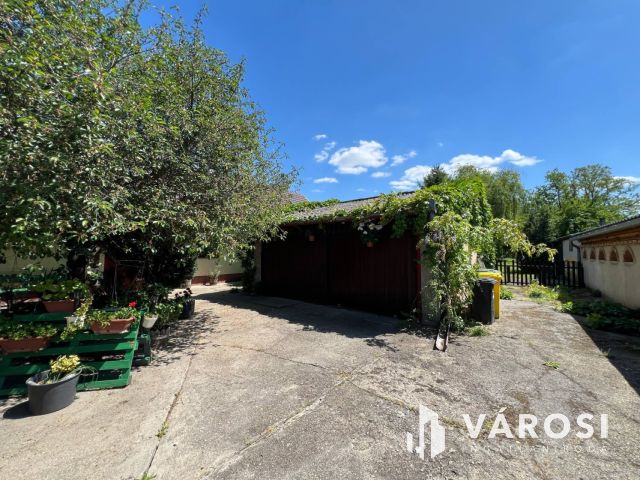 Kétgenerációs, külön bejáratú hangulatos otthon