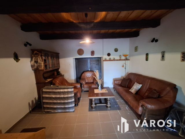 Saját rezsiköltségét megtermelő Balatoni panorámás nyaraló