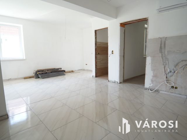 Csurgón, modern belső elosztású, felújított családi ház!