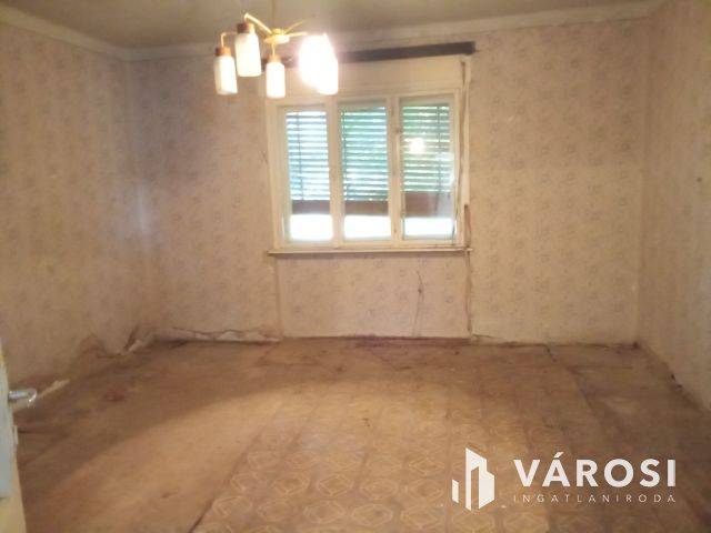 70 nm-es ház, Hegyfaluban