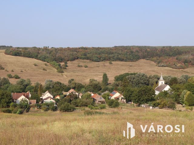 Fantasztikus panorámás telek Kerekiben eladó