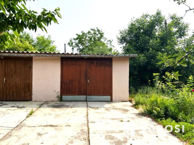 Belvárosi, társasházi lakás, kíváló adottságokkal garázzsal