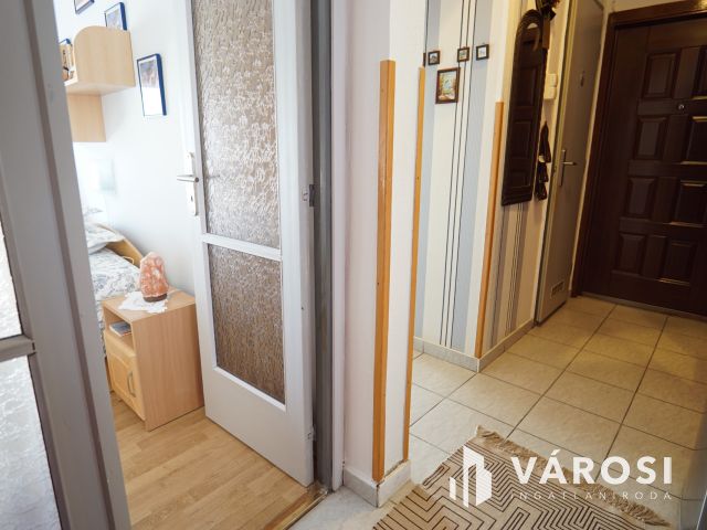 Marcali belvárosában, de még is csendes utcában eladó lakás!