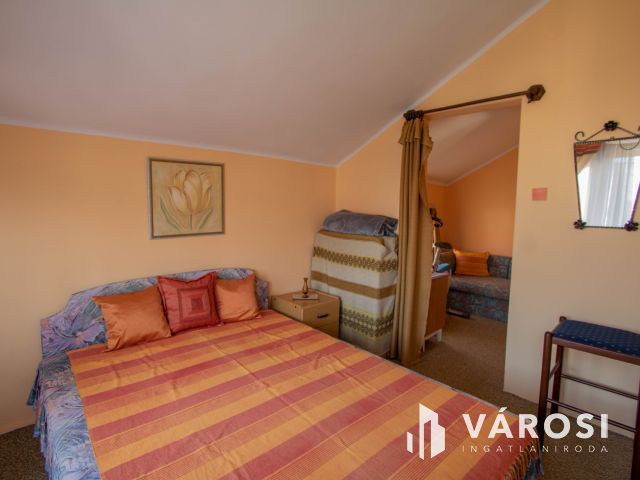 Lentiben, csendes utcában eladó egy szép családi ház!