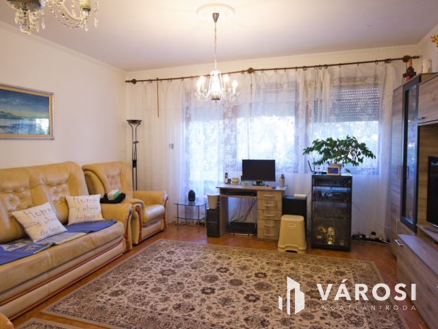 Vásárhelyen, csendes otthon a belvárosban