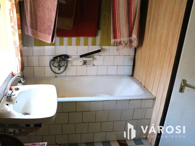 Ivánc,Őrség,csendes helyen,3szobás,felújítandó ház eladó