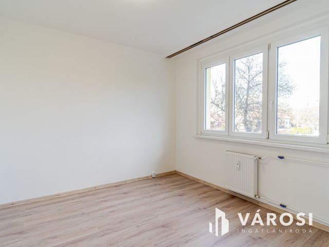 TELJESEN FELÚJÍTOTT 2 SZOBÁS PANEL LAKÁS A GÁZ UTCÁBAN