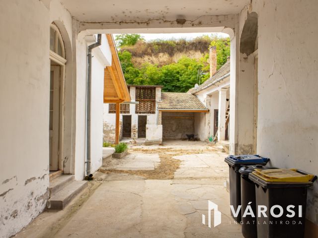 2 lakásos nagypolgári ház Dunaszekcsőn eladó