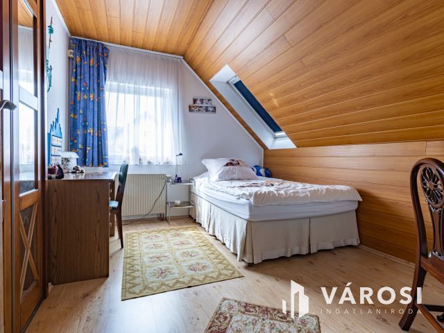 Szép nagy ház, rendezett nagy telek, Rákosszentmihályon