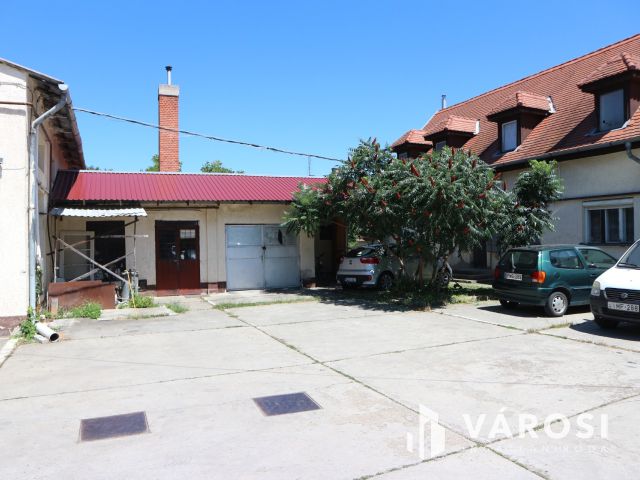 Zalaszentgrót,Ipari telephely,város központi,7csarnok eladó!