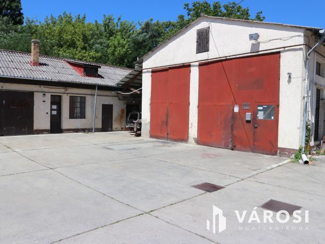 Zalaszentgrót,Ipari telephely,város központi,7csarnok eladó!