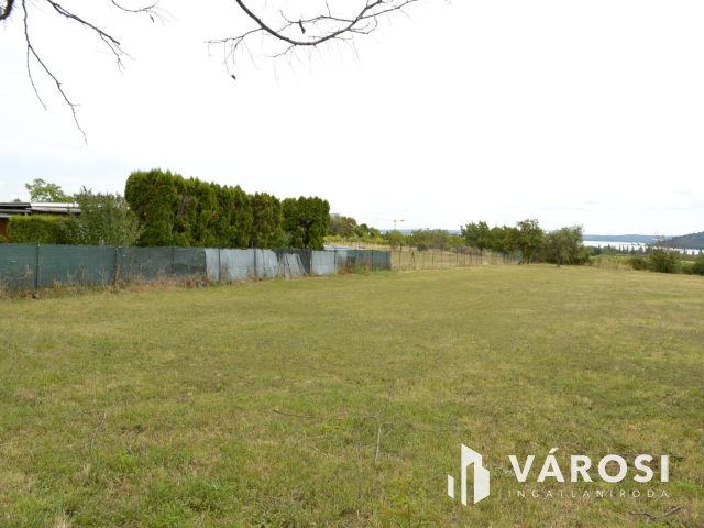 Balatonfüredi panorámás telek!