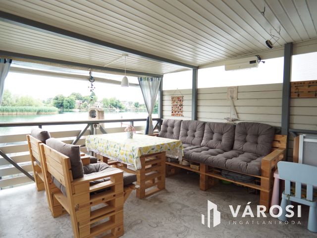 Gyékényesen vízparti hétvégi ház, nyaraló!