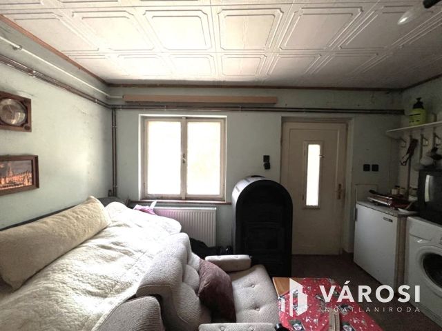 Kétgenereciós családi ház, sok lehetőség, csendes utca