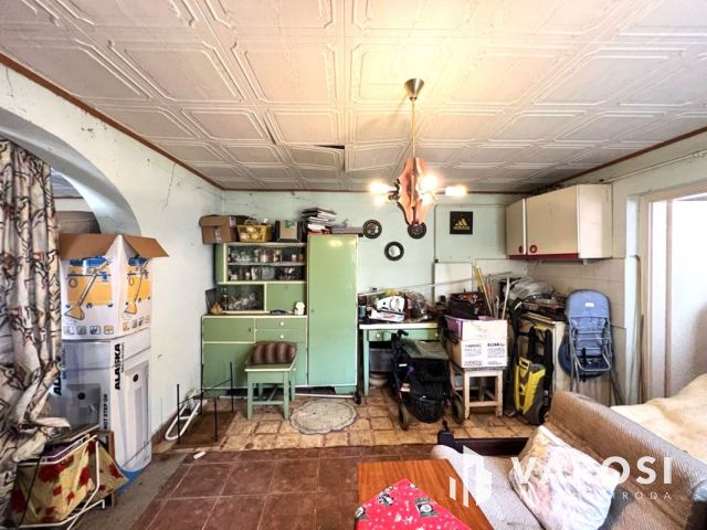 Kétgenereciós családi ház, sok lehetőség, csendes utca