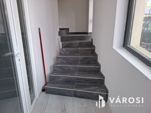 Két lakás egyben, kiváló befektetés Siófok szívében