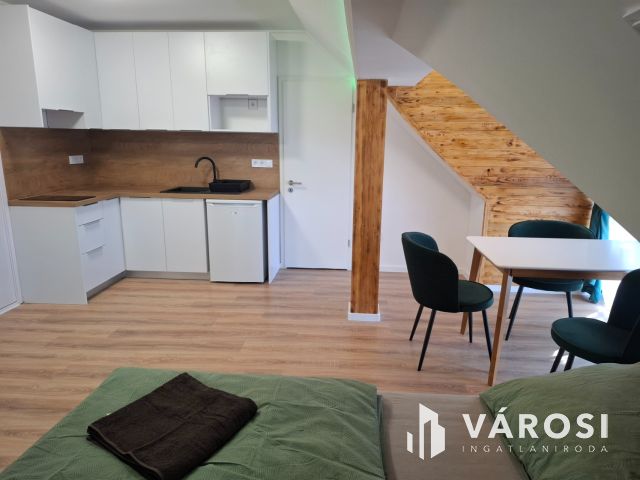 Két lakás egyben, kiváló befektetés Siófok szívében