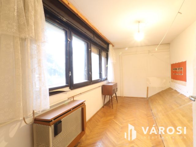 Irodának is alkalmas családi ház felsővároson!
