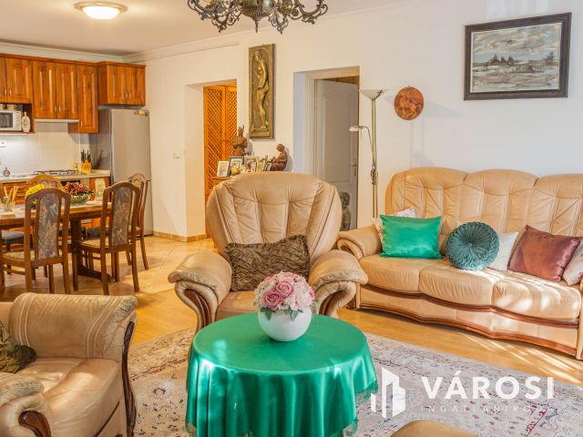 Tágas 2 szobás az I. emeleten garázs lehetőséggel